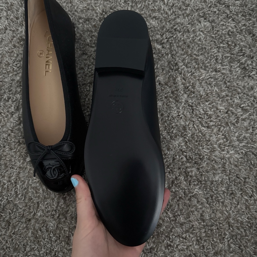 CHANEL Black Leather Loafers with Bow - Picture 2 of 5